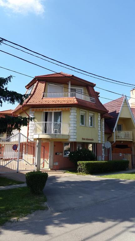 Boglarka Apartman Hajdúszoboszló Exterior foto